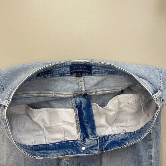 Talbots Simply Flattering Straight Leg Crop Jeans 16 Light Wash Blue Capri 37x26 - Picture 4 of 14